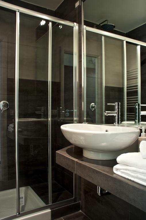 Roma Naif Rooms Luaran gambar